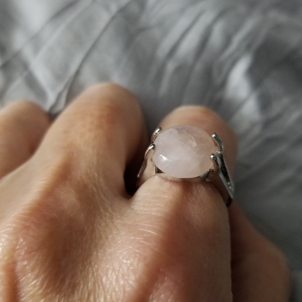 Powder Rose Quartz Ring - Picture 7 of 8